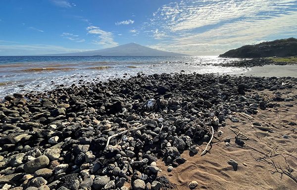 beautiful rocky shoreline at Hakioawa Bay